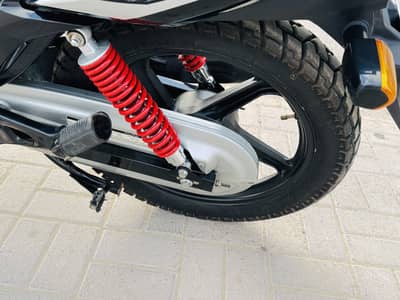 Honda cb 125f