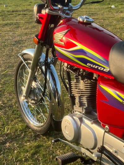 first owneriun bike neet and clean no work requird just buy and drivin