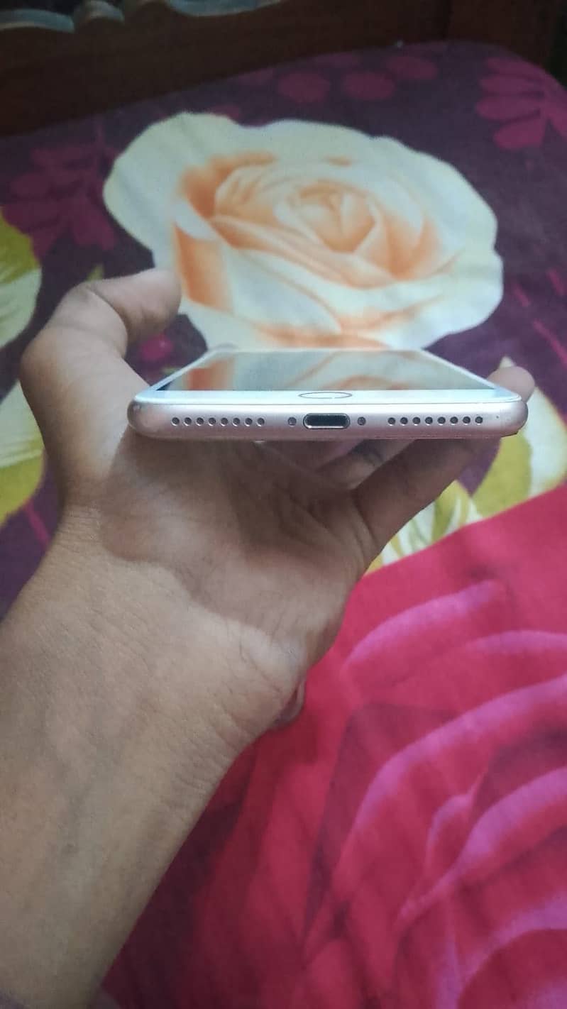 Apple iPhone 8 Plus 0