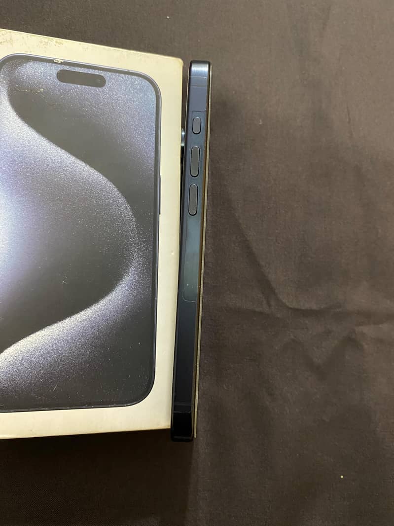Apple iPhone 15 Pro 3