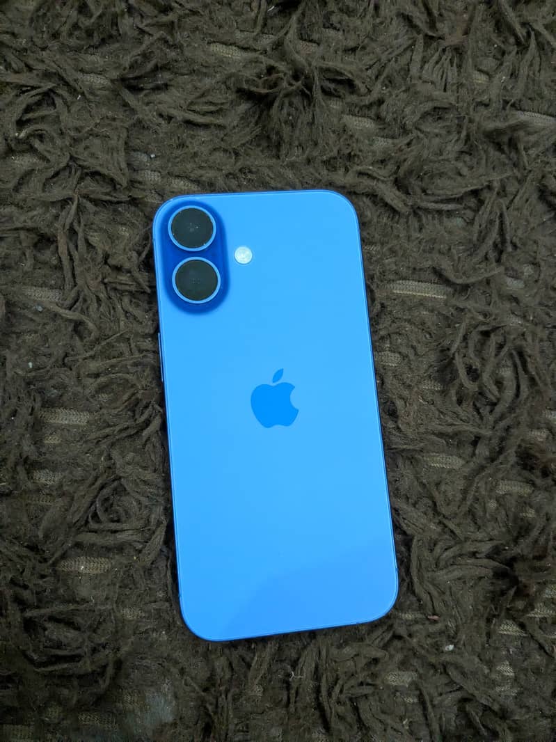 Apple iPhone 16 2