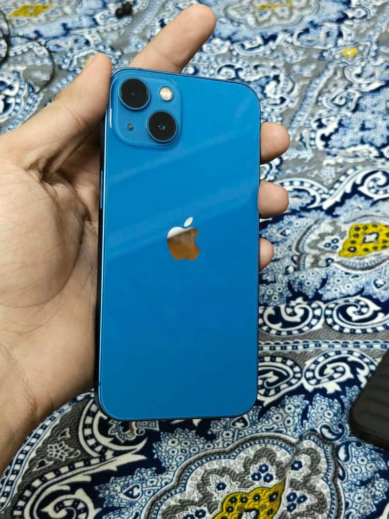 Apple iPhone 13 0
