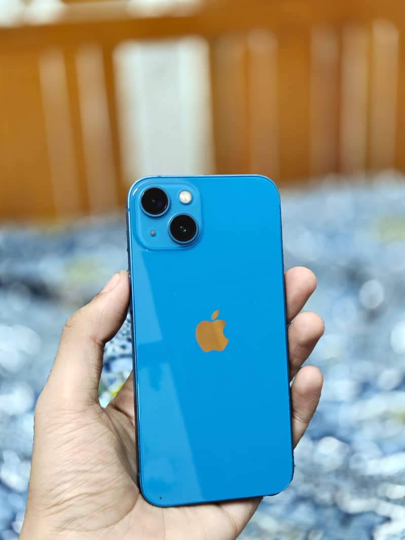 Apple iPhone 13 8