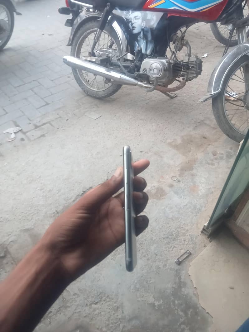 Apple iPhone X 2