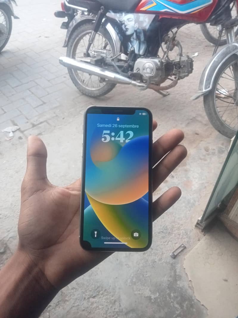 Apple iPhone X 5