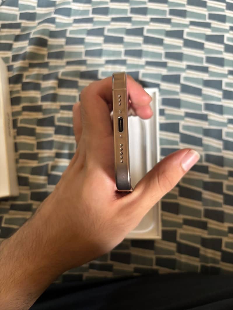Apple iPhone 16 Pro 5