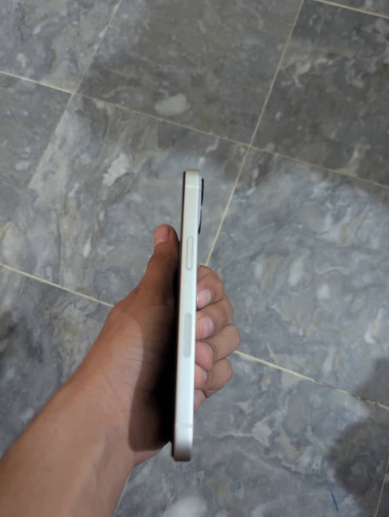 Apple iPhone 13 1