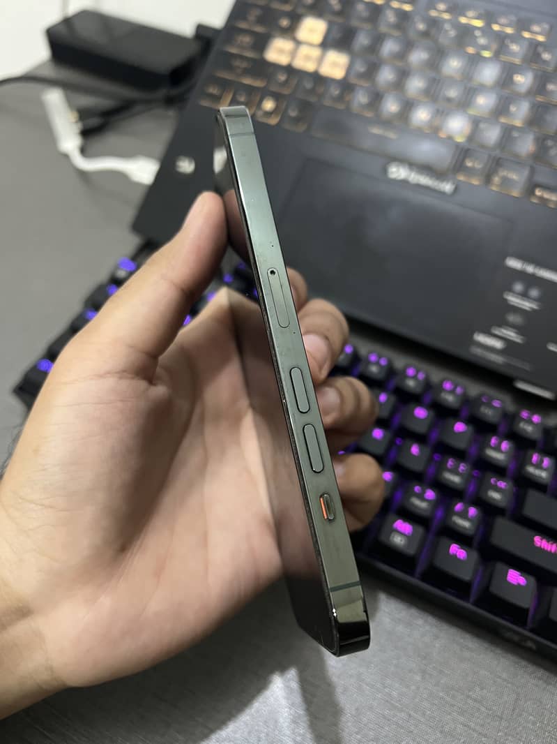 Apple iPhone 13 Pro 1