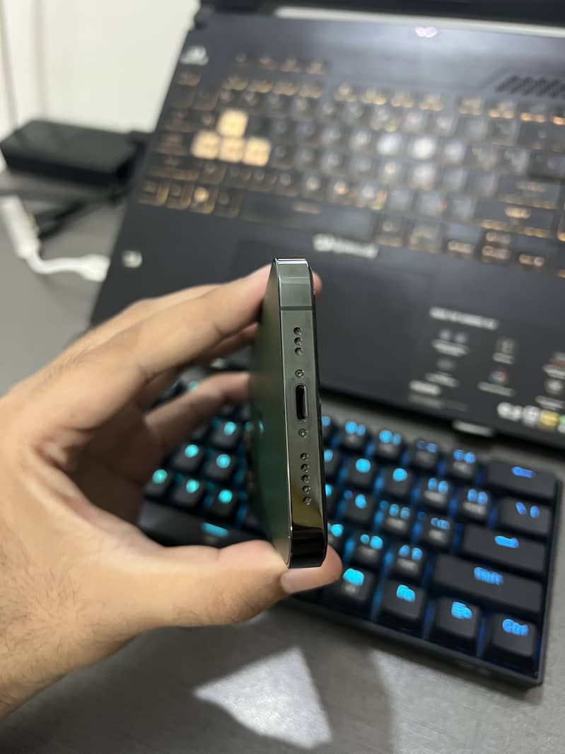 Apple iPhone 13 Pro 2