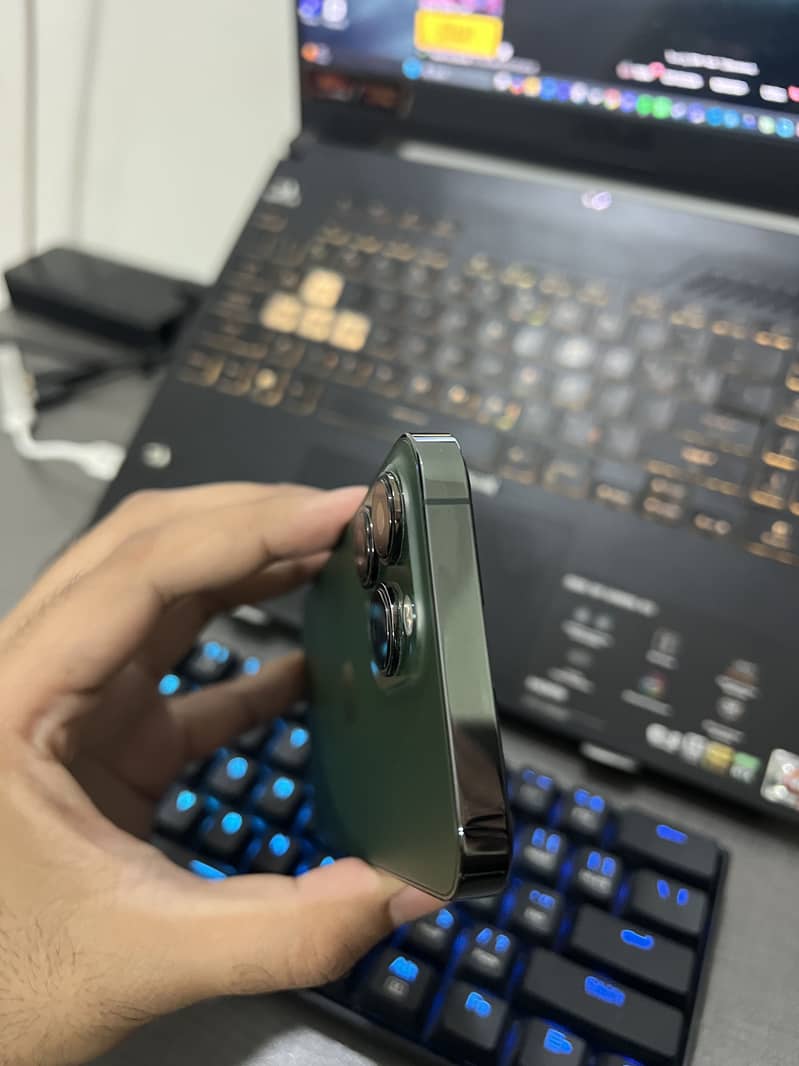 Apple iPhone 13 Pro 6