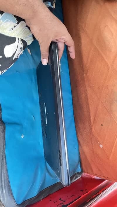 Dell Laoptop 8 / 256