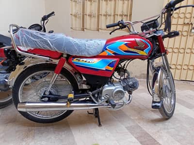 Honda.    CD  70cc 2026