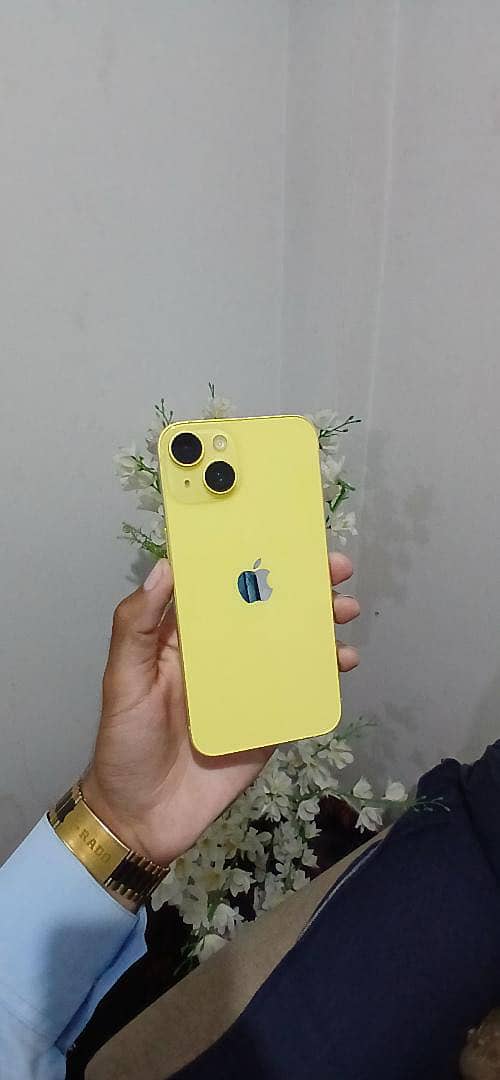 Apple iPhone 14 3