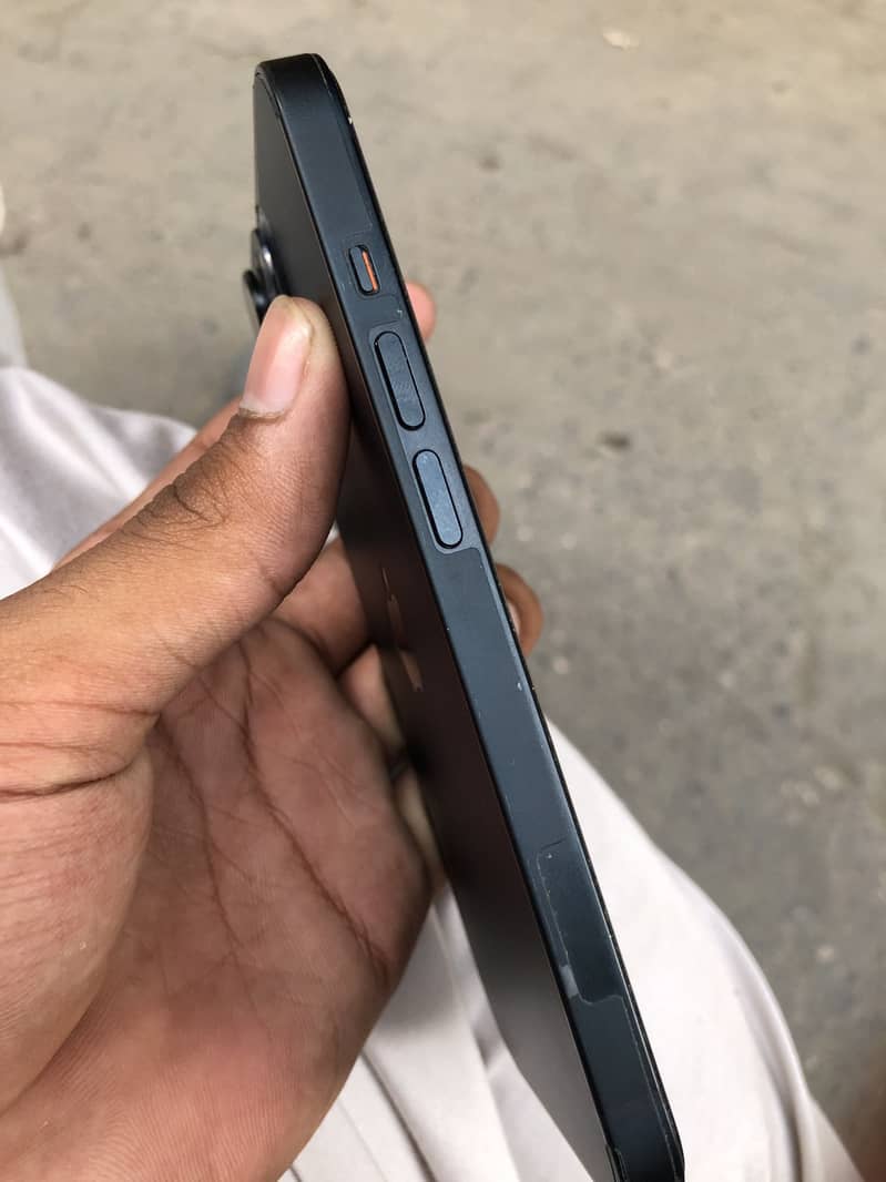Apple iPhone 14 4