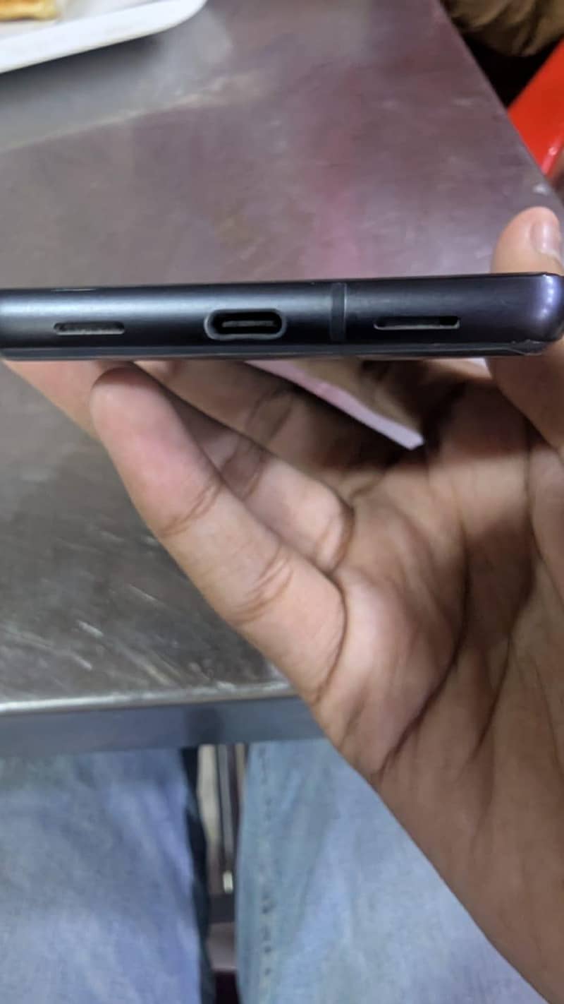 Google Pixel 7a 5