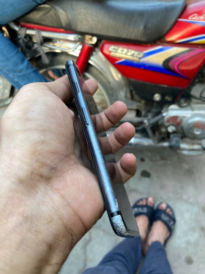 Apple iPhone 7 4