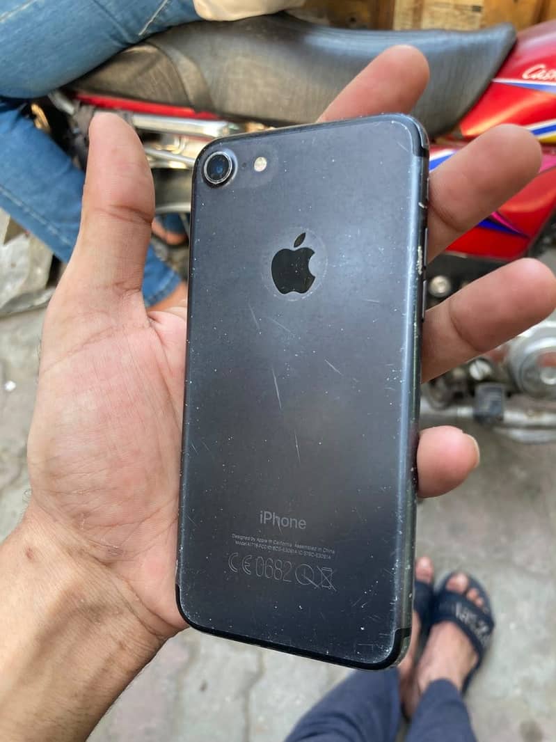 Apple iPhone 7 7