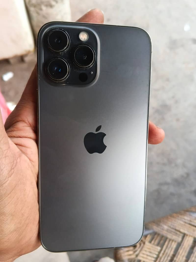 Apple iPhone 13 Pro Max 2