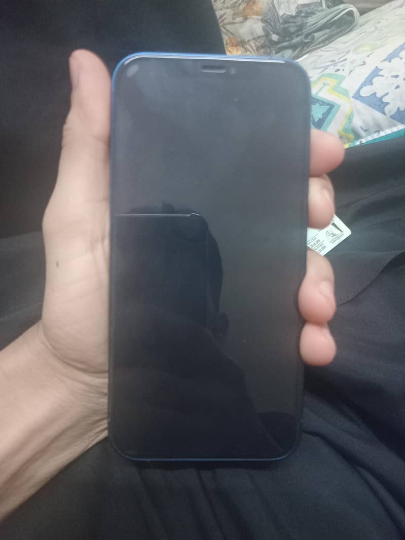 Apple iPhone 12 4