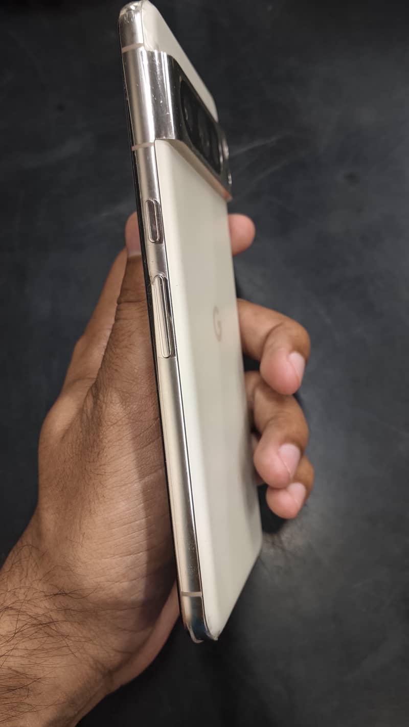 Google Pixel 8 Pro 7