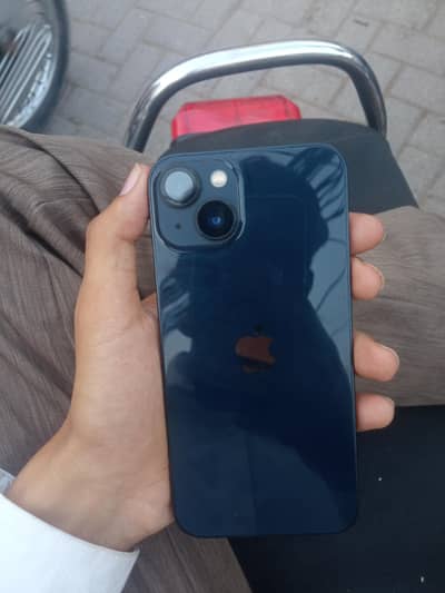 Apple iPhone 13