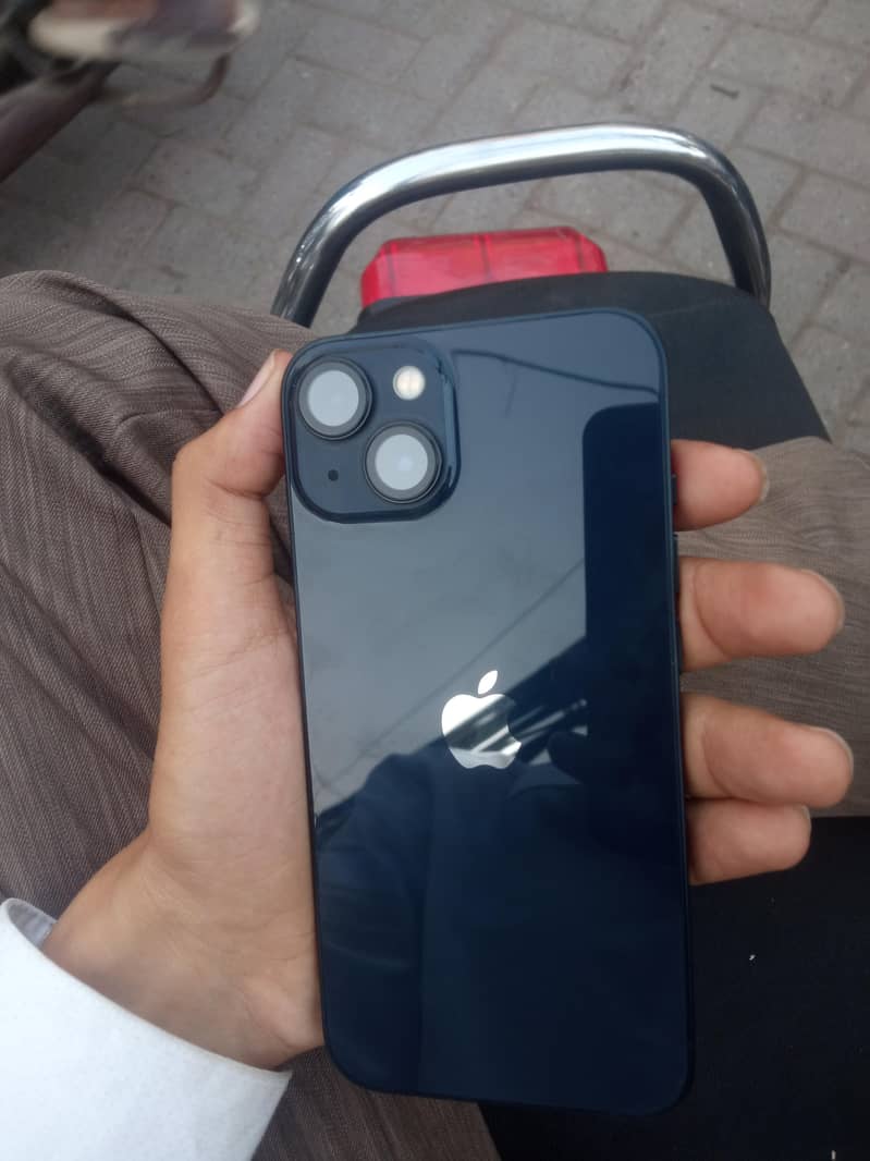 Apple iPhone 13 1