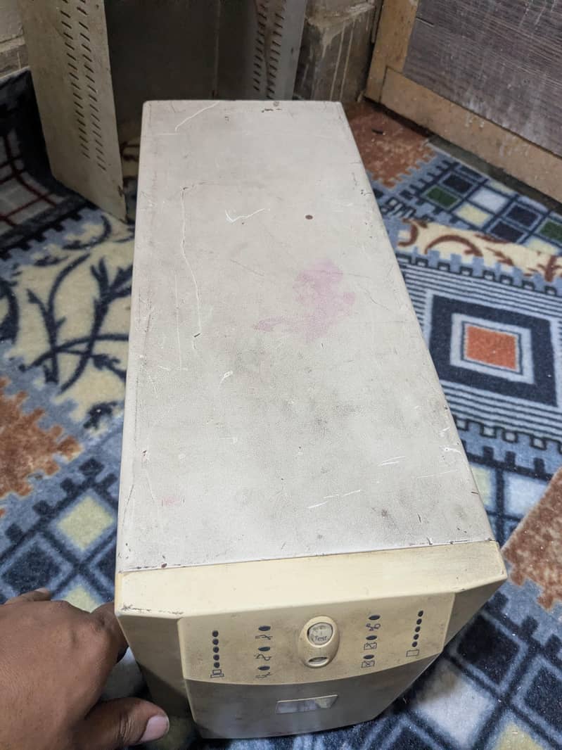 APC UPS 1
