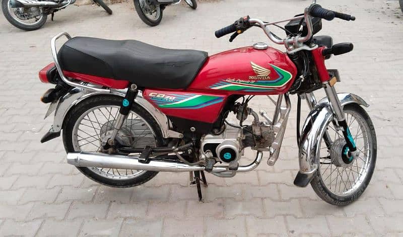 ہونڈا سی ڈی 70 موٹر سائیکل 3