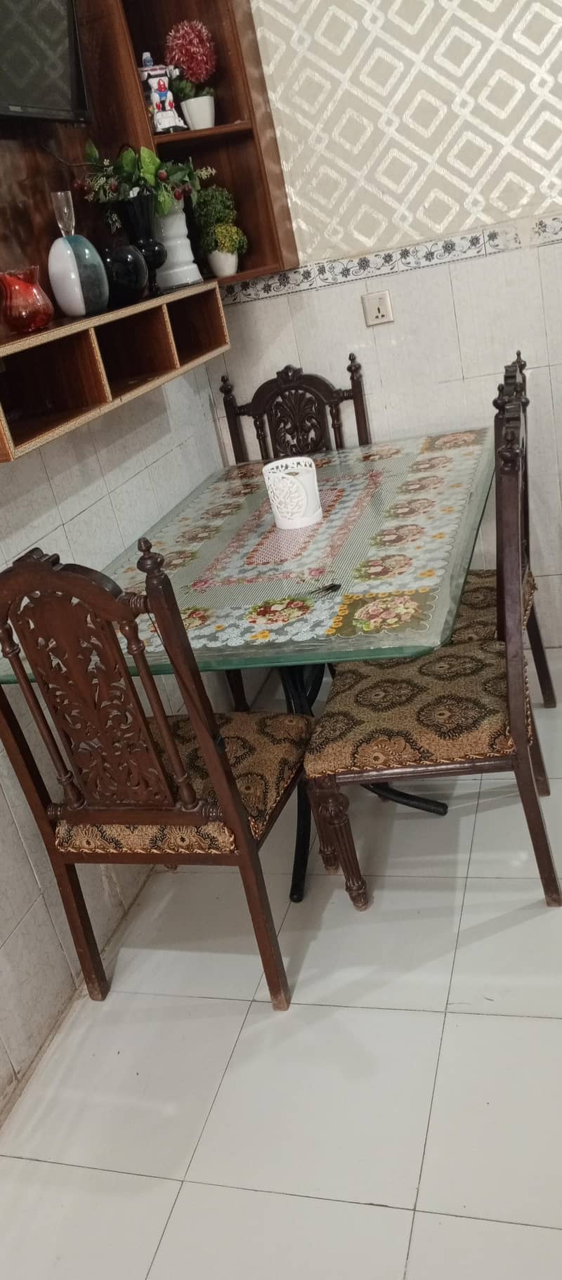 Dining Table Set – Elegant & Good Condition 2