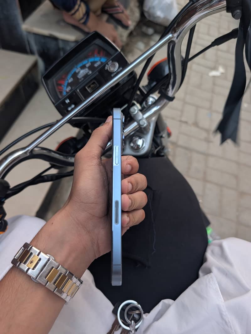 Apple iPhone 13 Pro Max 3