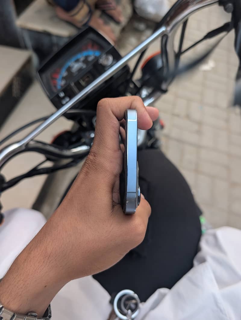 Apple iPhone 13 Pro Max 5