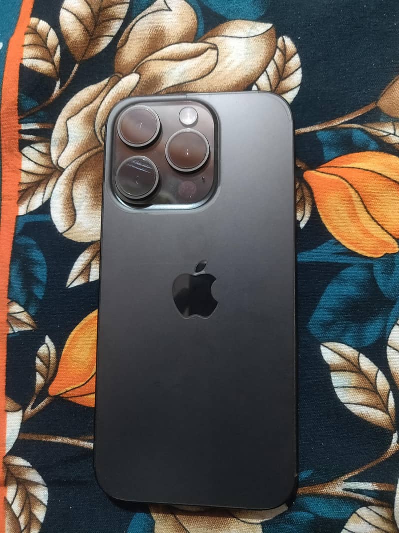 Apple iPhone 15 Pro 4