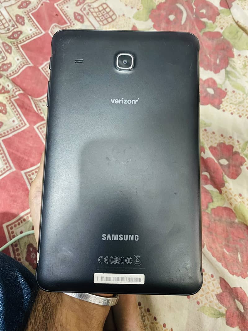 Samsung Galaxy Tab E 1
