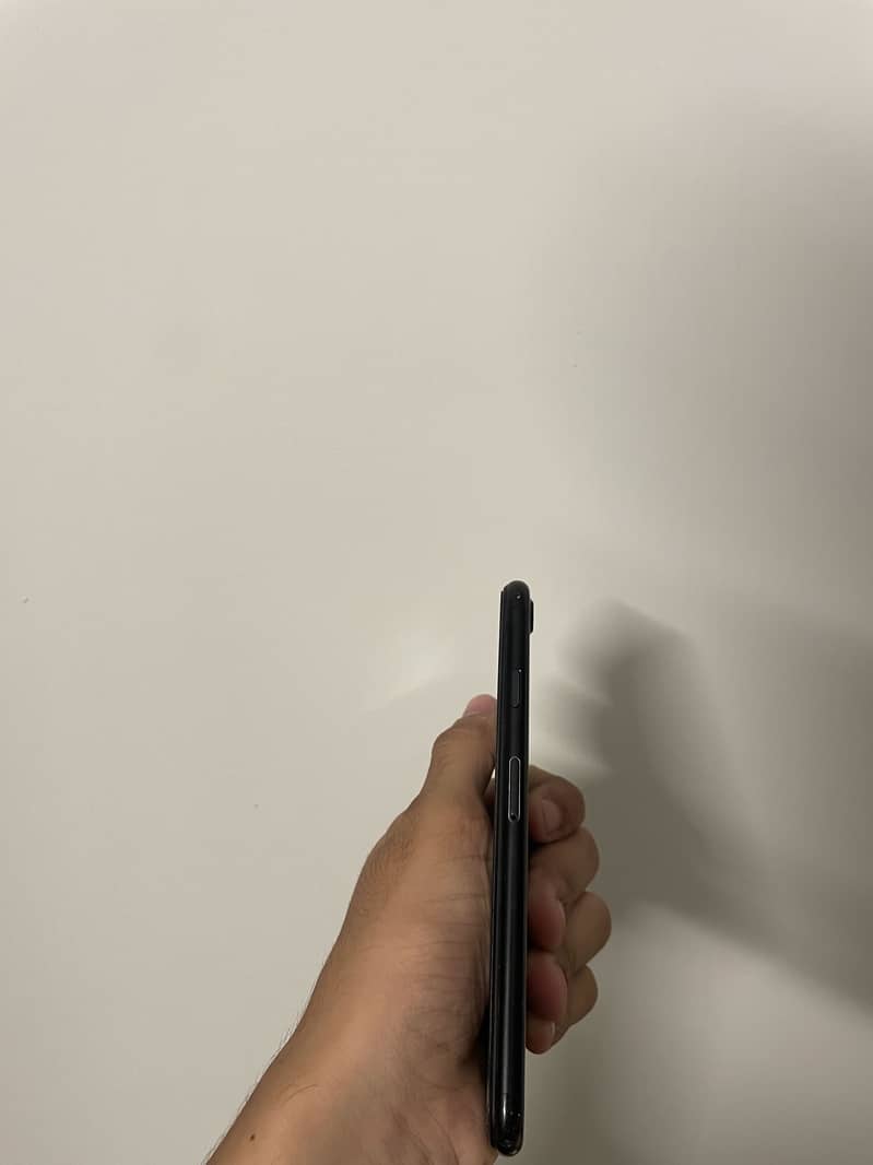 Apple iPhone 7 1