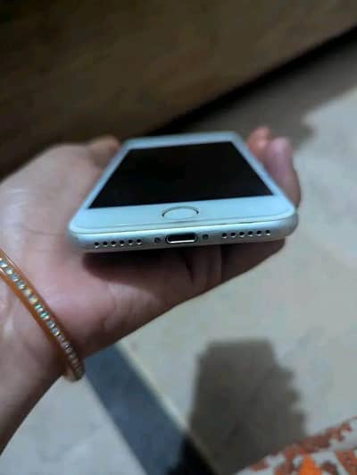 Apple iPhone 8