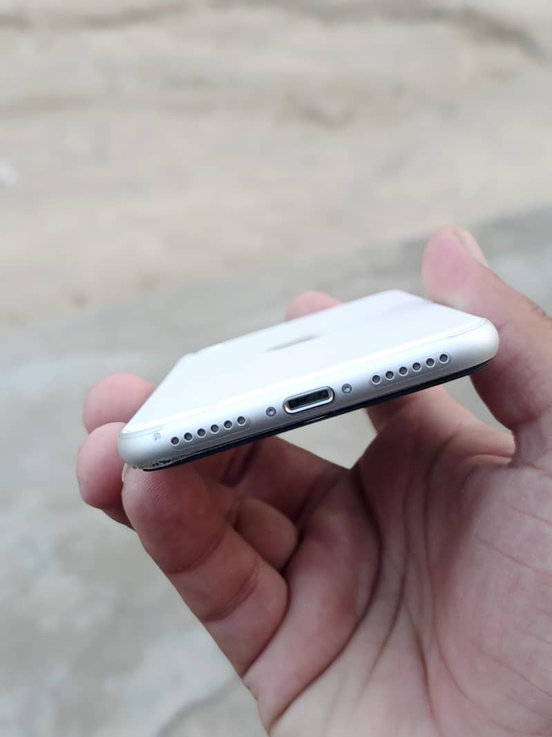 Apple iPhone SE 2 3
