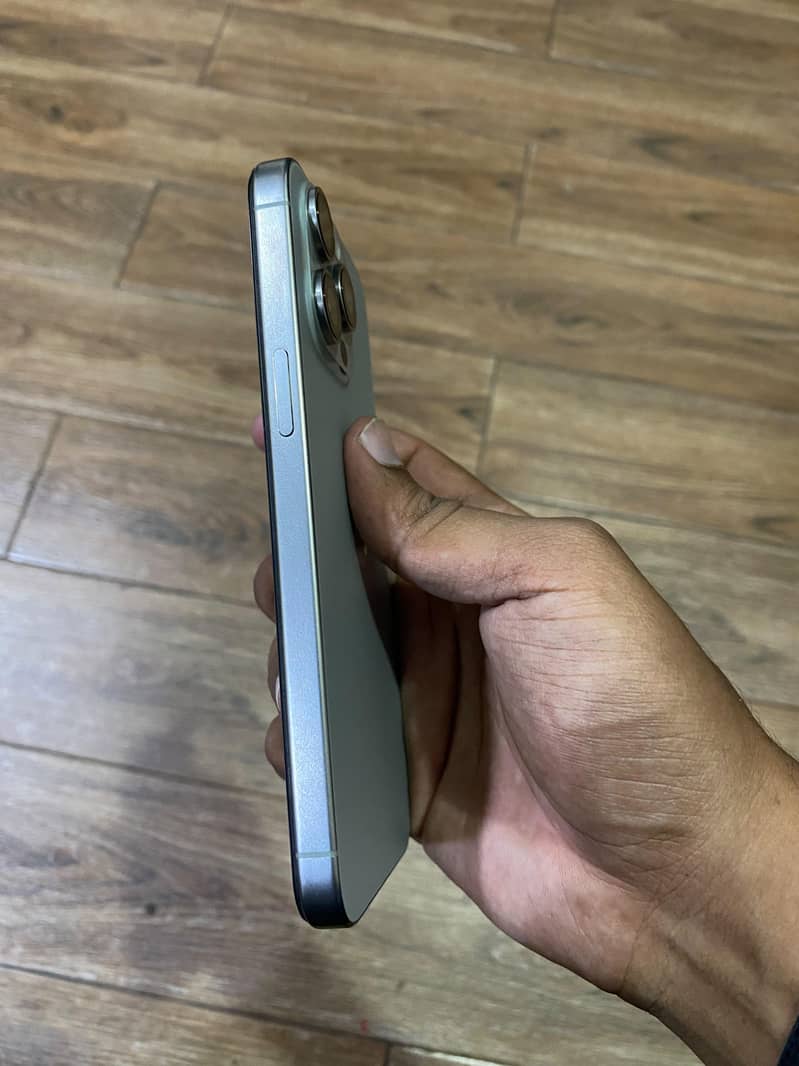 Apple iPhone 15 Pro Max 1