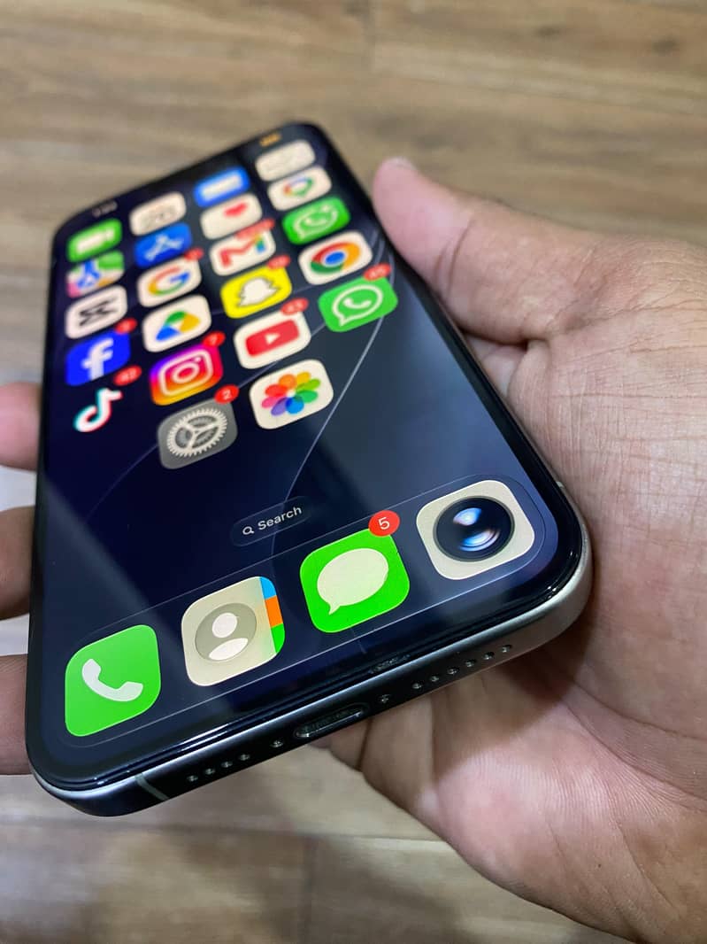 Apple iPhone 15 Pro Max 3