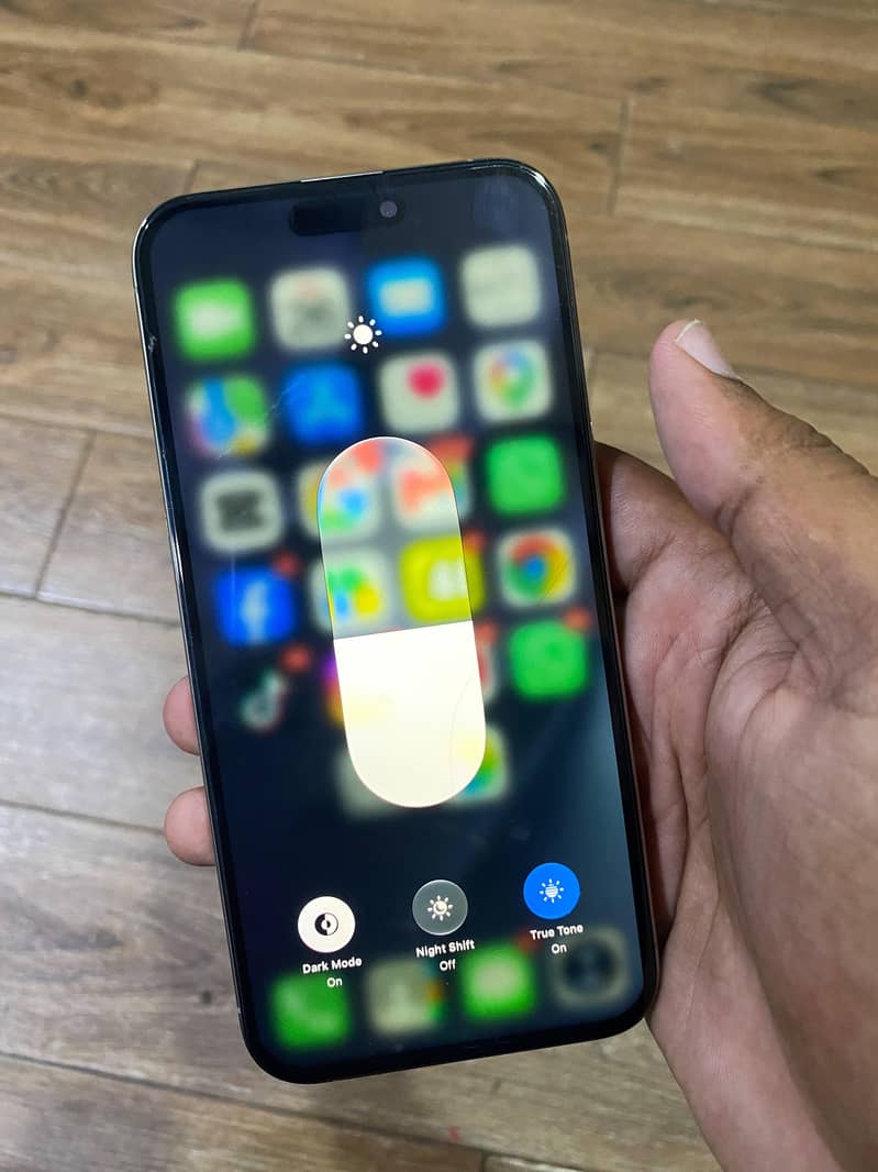 Apple iPhone 15 Pro Max 4