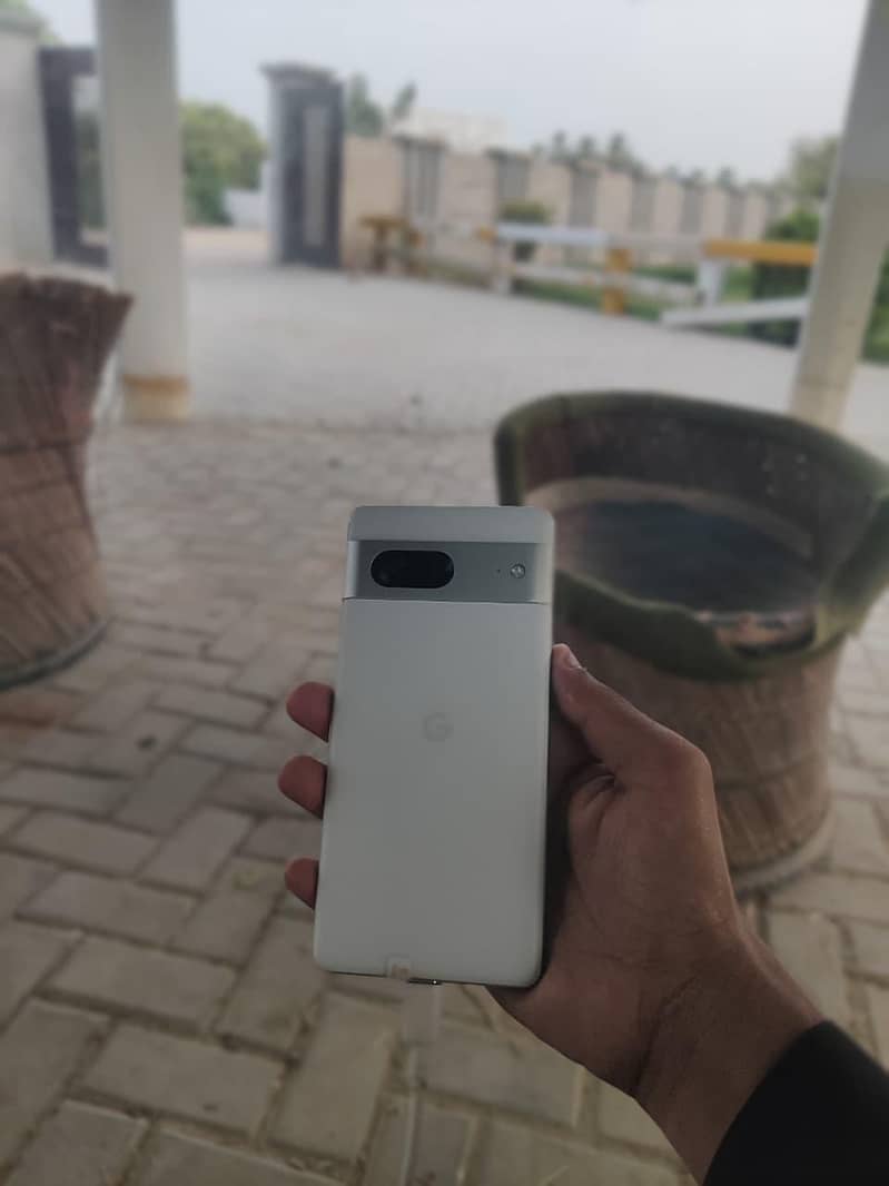 Google Pixel 7 4