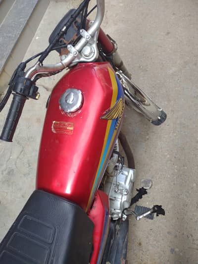 Honda 125 2004/2005 first owner book wali