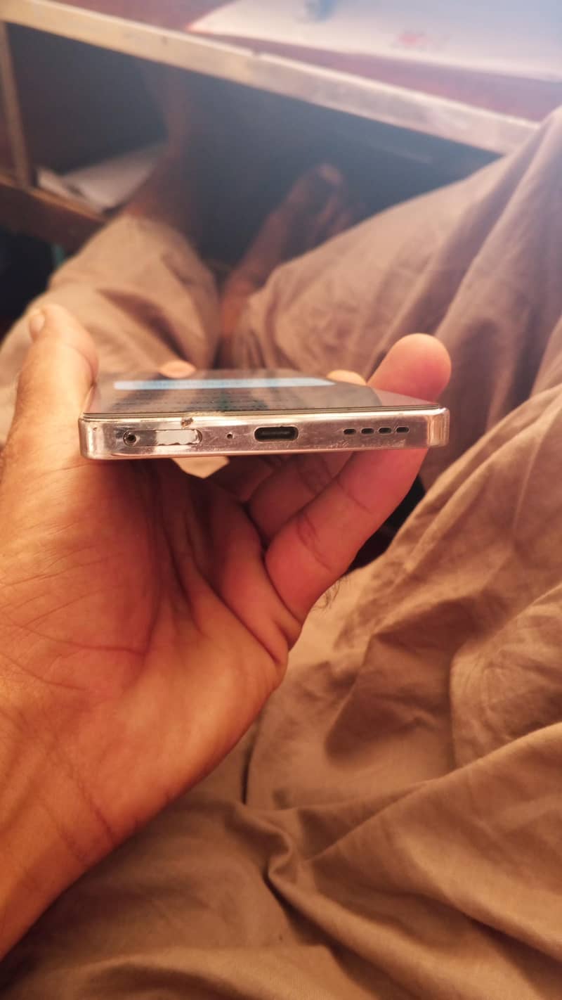 Infinix Note 40 4