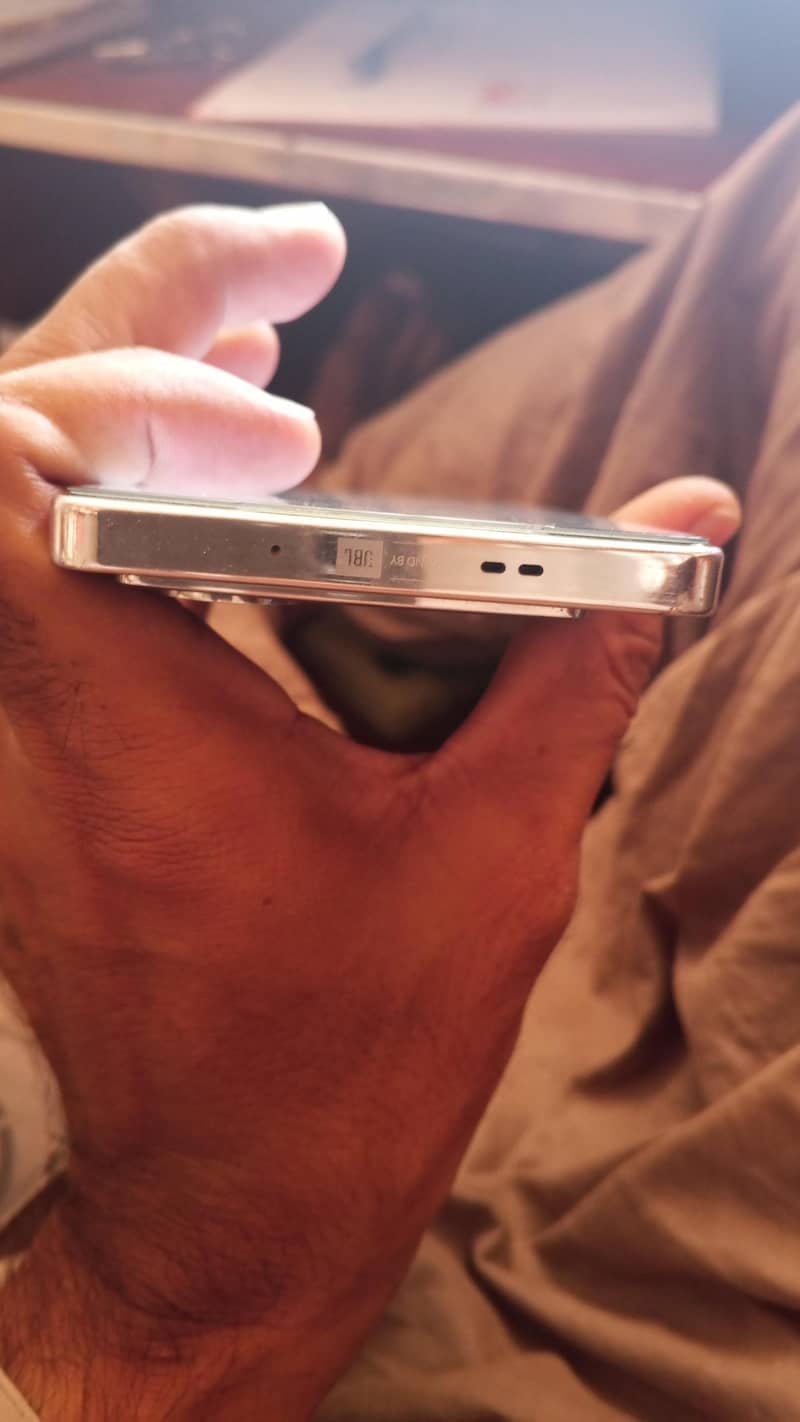 Infinix Note 40 5