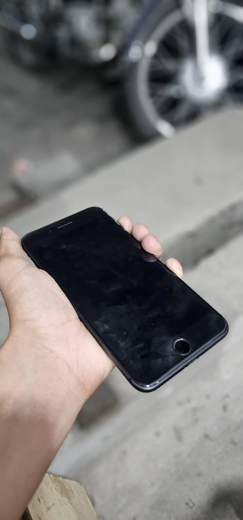 Apple iPhone 8 Plus 3