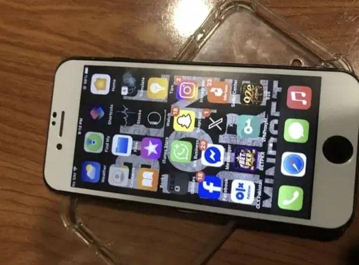 Apple iPhone 7 2