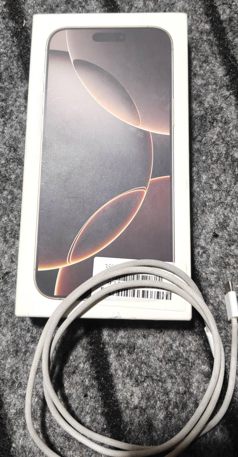 Apple iPhone 16 Pro Max 2