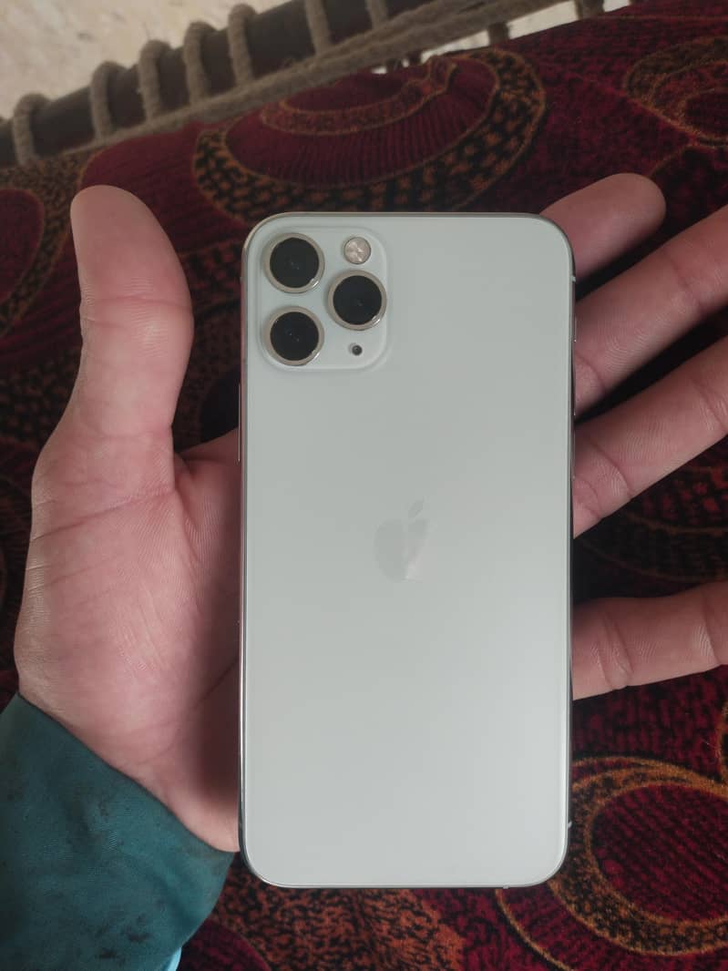 Apple iPhone 11 Pro 2