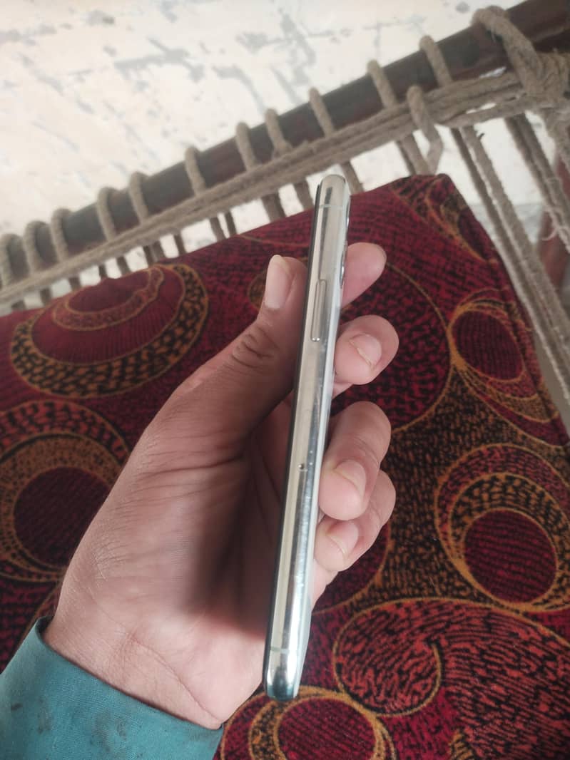 Apple iPhone 11 Pro 5