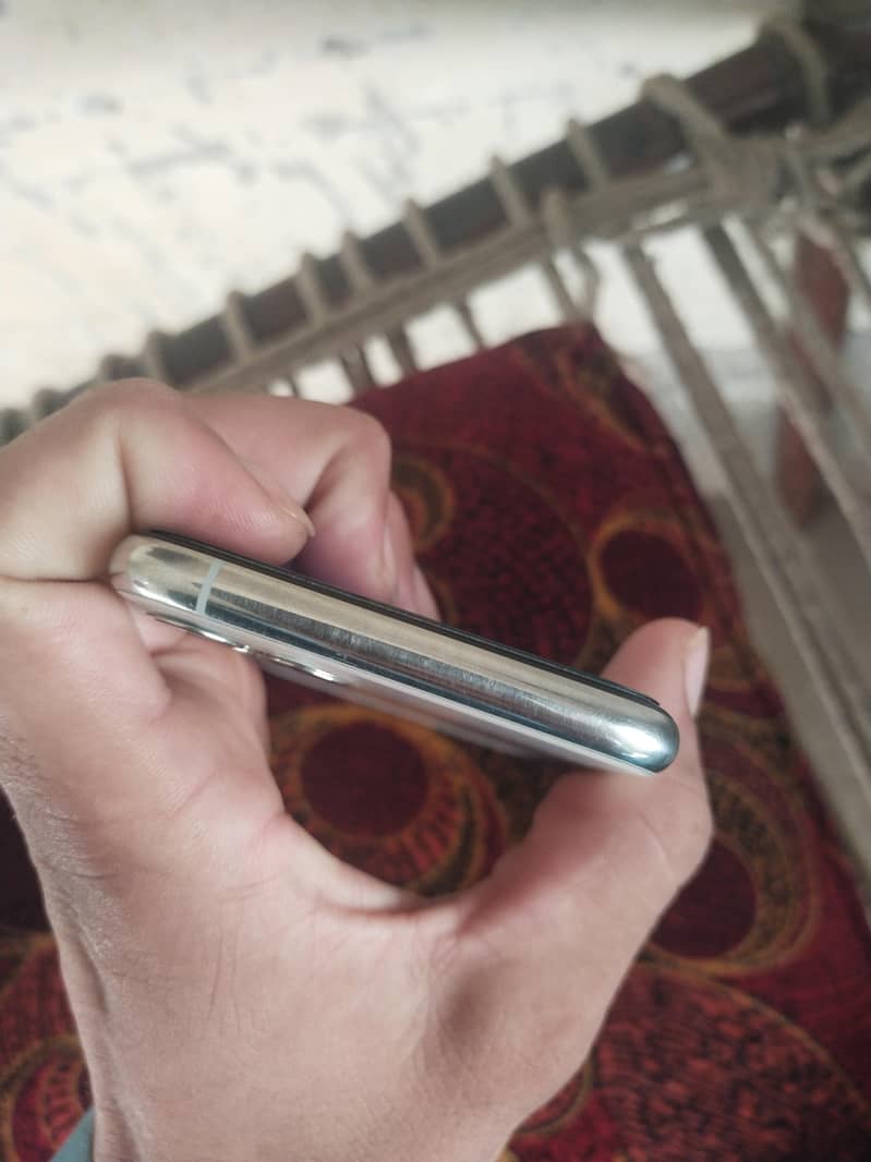 Apple iPhone 11 Pro 8