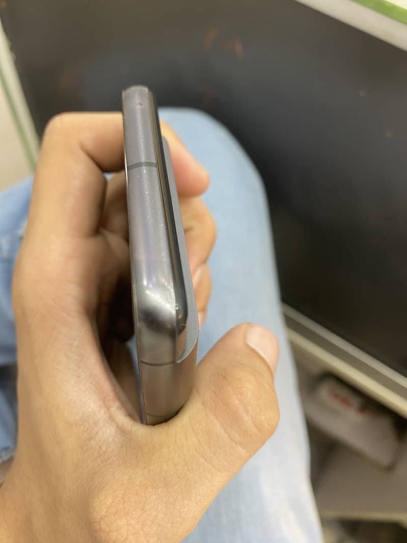 Google Pixel 7 4